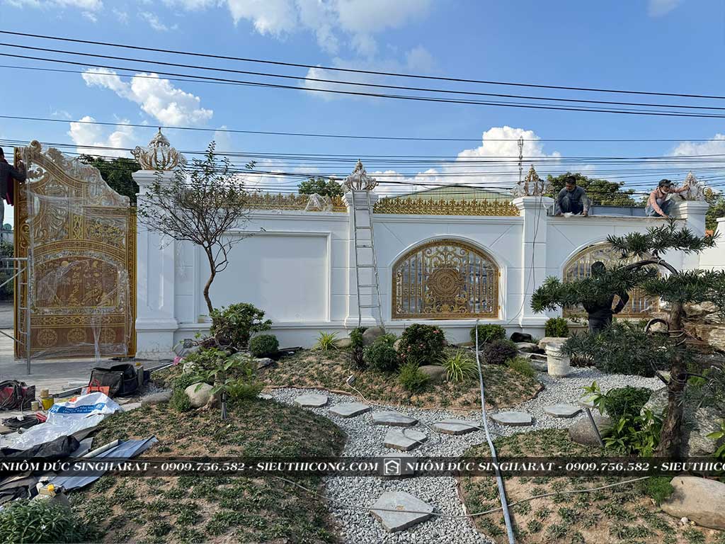 hàng rào và chông rào nhôm đúc nhà chị trang