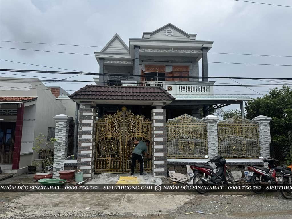 cổng và hàng rào nhôm đúc nhà anh nhã bến tre