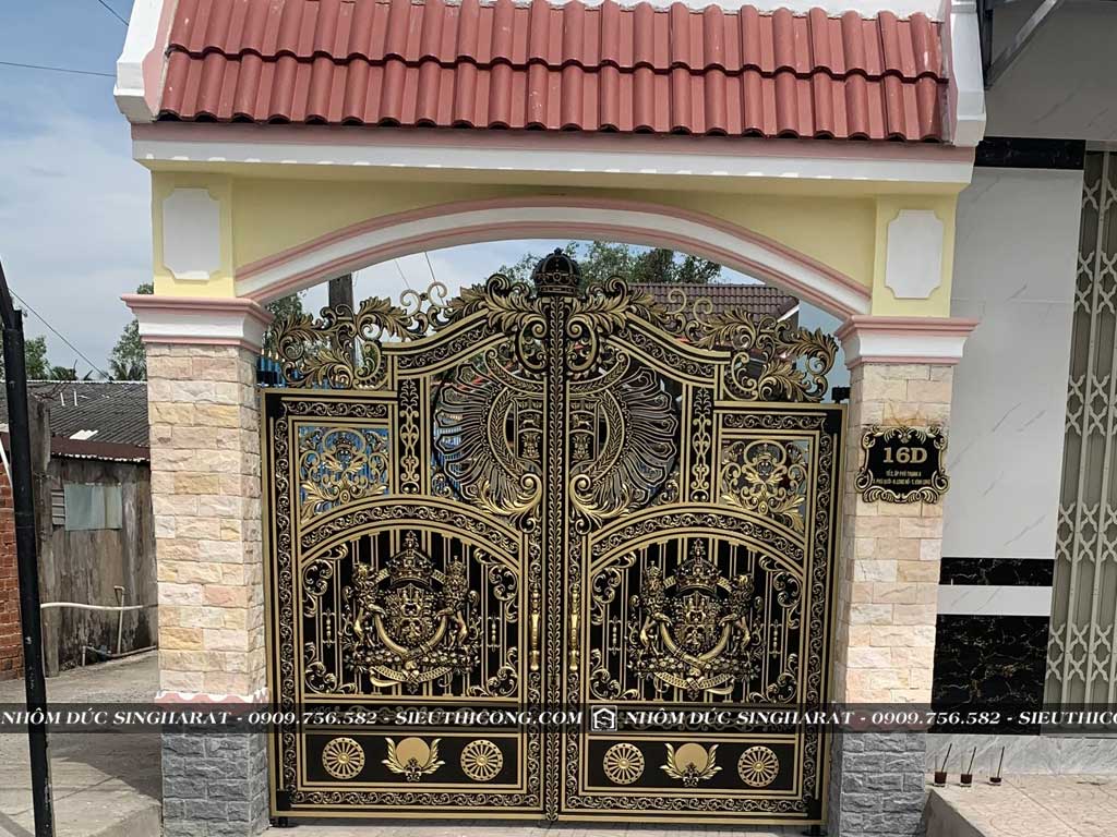 thi công cổng nhôm đúc nhà anh hiếu vĩnh long