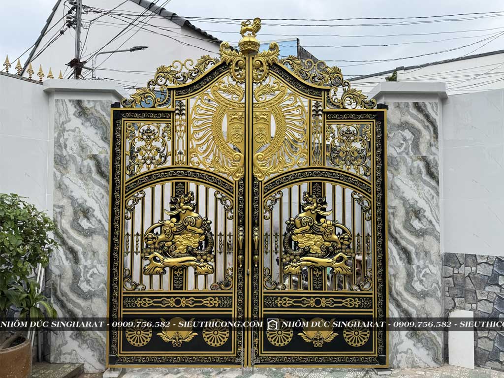 cổng nhôm đúc tỳ hưu nhà chú hiếu sóc trăng