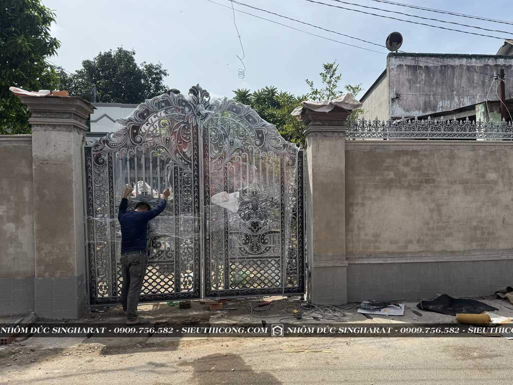 bộ cổng và chông rào nhôm đúc lắp đặt tại nhà anh thảo biên hòa đồng nai