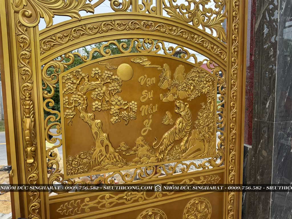 cận cảnh mẫu cổng vạn sự như ý nhà anh cảnh long an