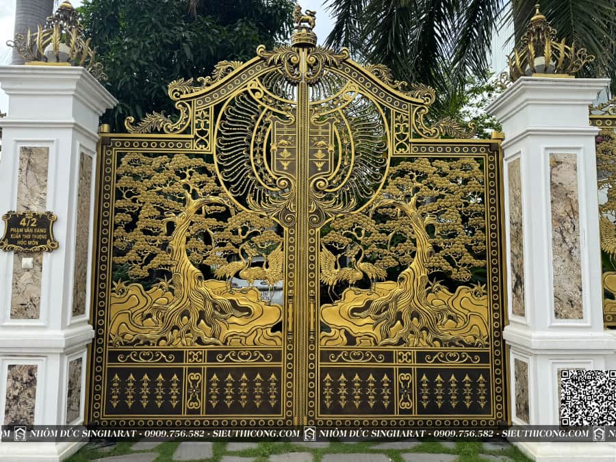 Công trình thực tế Cổng Nhôm Đúc Cây Tùng 2 Cánh tại Singharat