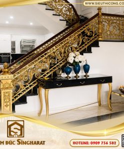 Mẫu cầu thang nhôm đúc tay vịn gỗ gõ đỏ ct36 trụ búp sen đen lau nhũ vàng Singharat